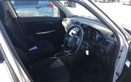 Suzuki Swift V, 2018 год, 1 300 000 рублей, 3 фотография