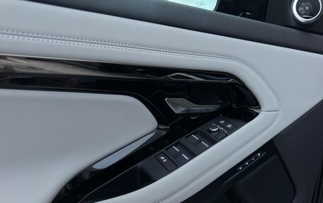 Land Rover Range Rover Evoque II, 2025 год, 6 790 000 рублей, 15 фотография