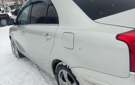 Toyota Avensis III рестайлинг, 2004 год, 538 000 рублей, 3 фотография