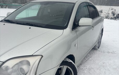 Toyota Avensis III рестайлинг, 2004 год, 538 000 рублей, 4 фотография