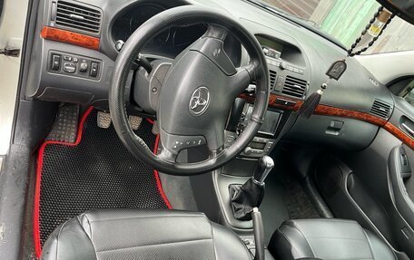 Toyota Avensis III рестайлинг, 2004 год, 538 000 рублей, 8 фотография