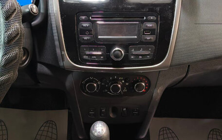 Renault Logan II, 2014 год, 620 000 рублей, 13 фотография