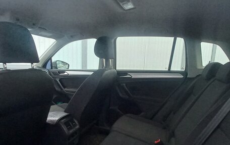 Volkswagen Tiguan II, 2017 год, 2 150 000 рублей, 2 фотография