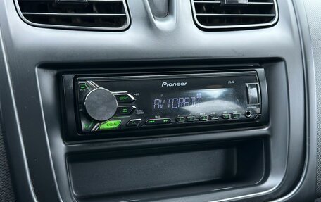 Renault Logan II, 2017 год, 349 000 рублей, 12 фотография