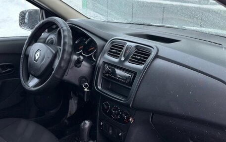 Renault Logan II, 2017 год, 349 000 рублей, 10 фотография