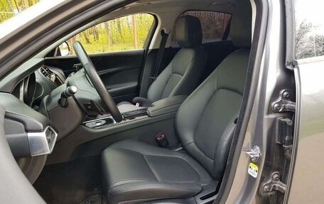 Jaguar XE I рестайлинг, 2018 год, 1 750 000 рублей, 6 фотография