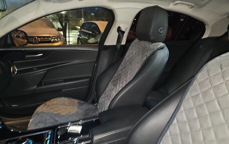 Jaguar XE I рестайлинг, 2018 год, 1 750 000 рублей, 32 фотография