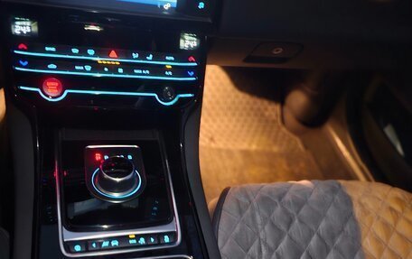 Jaguar XE I рестайлинг, 2018 год, 1 750 000 рублей, 31 фотография