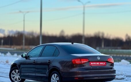 Volkswagen Jetta VI, 2015 год, 1 075 000 рублей, 4 фотография
