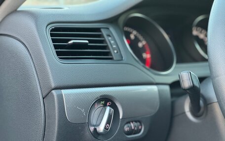 Volkswagen Jetta VI, 2015 год, 1 075 000 рублей, 11 фотография