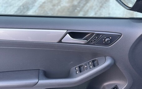 Volkswagen Jetta VI, 2015 год, 1 075 000 рублей, 12 фотография