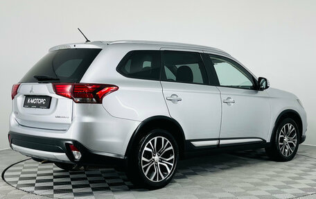 Mitsubishi Outlander III рестайлинг 3, 2015 год, 1 890 000 рублей, 7 фотография