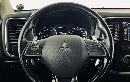 Mitsubishi Outlander III рестайлинг 3, 2015 год, 1 890 000 рублей, 12 фотография