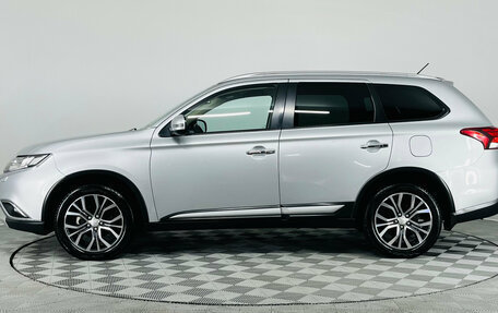 Mitsubishi Outlander III рестайлинг 3, 2015 год, 1 890 000 рублей, 10 фотография