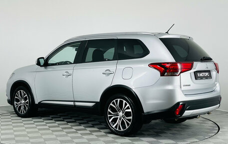 Mitsubishi Outlander III рестайлинг 3, 2015 год, 1 890 000 рублей, 9 фотография
