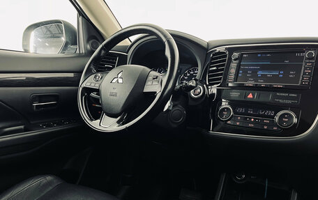 Mitsubishi Outlander III рестайлинг 3, 2015 год, 1 890 000 рублей, 11 фотография