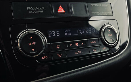 Mitsubishi Outlander III рестайлинг 3, 2015 год, 1 890 000 рублей, 16 фотография