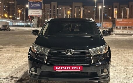 Toyota Highlander III, 2015 год, 1 950 000 рублей, 3 фотография