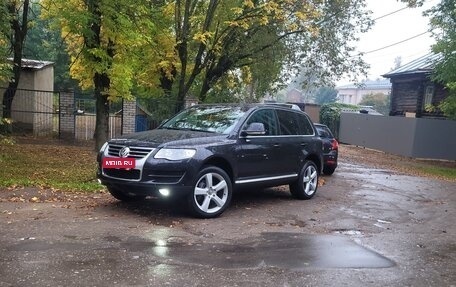 Volkswagen Touareg III, 2008 год, 1 330 000 рублей, 1 фотография