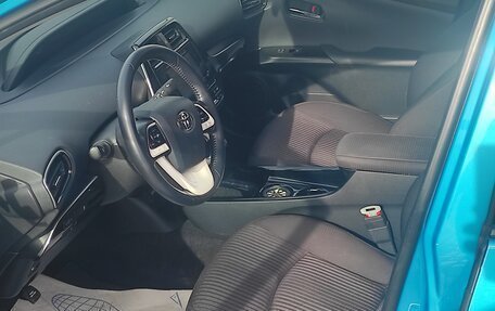 Toyota Prius IV XW50, 2018 год, 2 350 000 рублей, 6 фотография