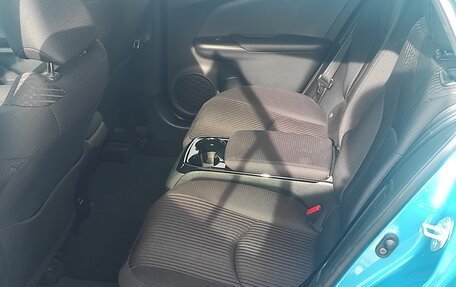 Toyota Prius IV XW50, 2018 год, 2 350 000 рублей, 7 фотография