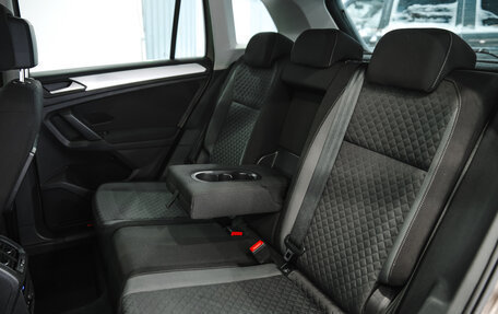 Volkswagen Tiguan II, 2018 год, 2 690 000 рублей, 6 фотография