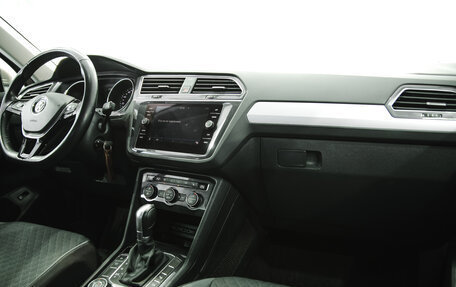 Volkswagen Tiguan II, 2018 год, 2 690 000 рублей, 4 фотография