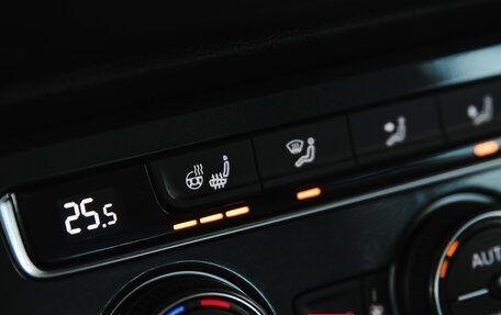 Volkswagen Tiguan II, 2018 год, 2 690 000 рублей, 16 фотография