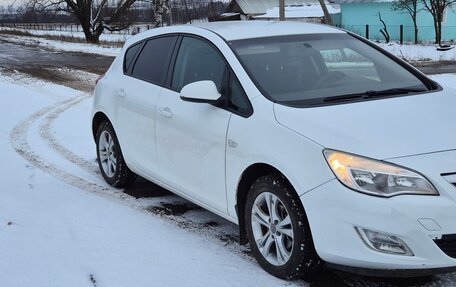 Opel Astra J, 2011 год, 526 000 рублей, 3 фотография