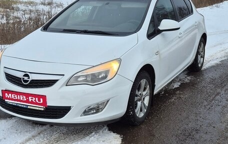 Opel Astra J, 2011 год, 526 000 рублей, 2 фотография