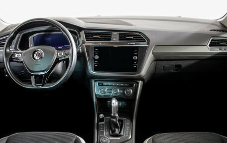 Volkswagen Tiguan II, 2019 год, 2 490 000 рублей, 12 фотография