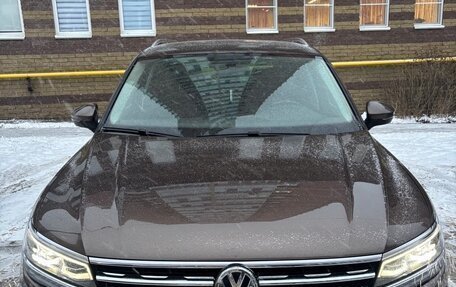 Volkswagen Tiguan II, 2017 год, 2 600 000 рублей, 3 фотография