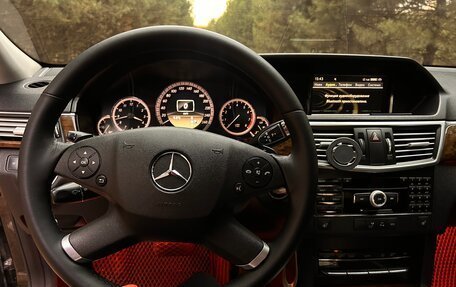 Mercedes-Benz E-Класс, 2012 год, 1 360 000 рублей, 10 фотография