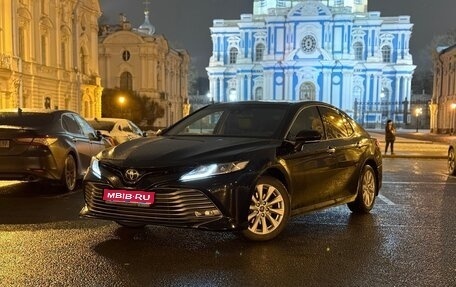 Toyota Camry, 2019 год, 2 400 000 рублей, 1 фотография