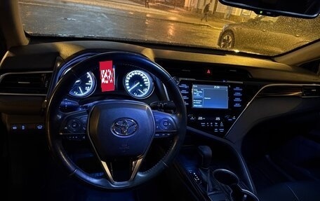 Toyota Camry, 2019 год, 2 400 000 рублей, 9 фотография