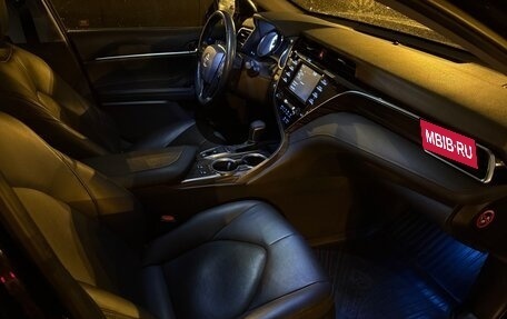 Toyota Camry, 2019 год, 2 400 000 рублей, 11 фотография