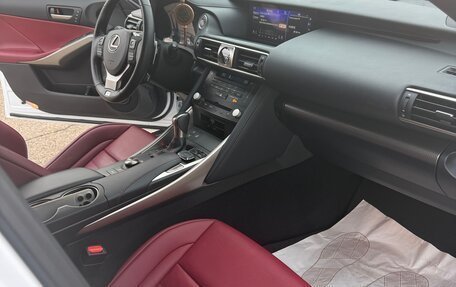 Lexus IS III, 2018 год, 3 799 999 рублей, 9 фотография