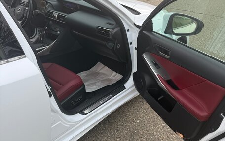 Lexus IS III, 2018 год, 3 799 999 рублей, 7 фотография