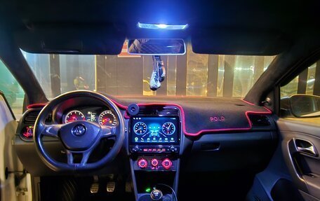 Volkswagen Polo VI (EU Market), 2015 год, 550 000 рублей, 5 фотография