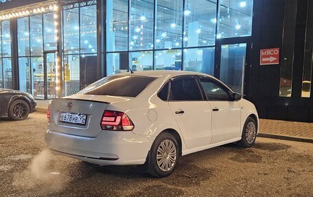 Volkswagen Polo VI (EU Market), 2015 год, 550 000 рублей, 3 фотография