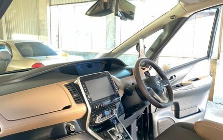 Nissan Serena IV, 2018 год, 2 100 000 рублей, 11 фотография