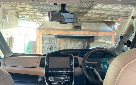 Nissan Serena IV, 2018 год, 2 100 000 рублей, 13 фотография