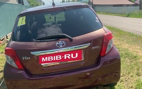 Toyota Vitz, 2011 год, 810 000 рублей, 10 фотография