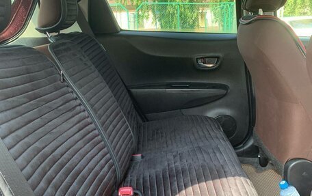 Toyota Vitz, 2011 год, 810 000 рублей, 24 фотография