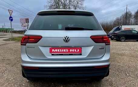 Volkswagen Tiguan II, 2017 год, 2 150 000 рублей, 2 фотография
