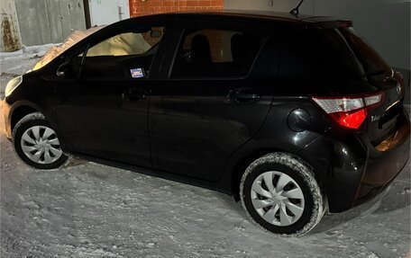 Toyota Vitz, 2019 год, 975 000 рублей, 3 фотография