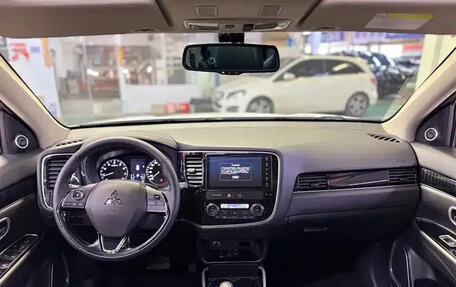 Mitsubishi Outlander III рестайлинг 3, 2021 год, 1 980 143 рублей, 7 фотография