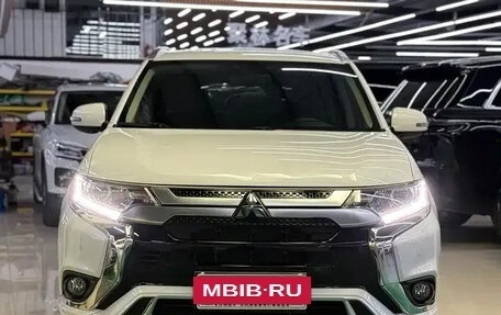Mitsubishi Outlander III рестайлинг 3, 2021 год, 1 980 143 рублей, 2 фотография