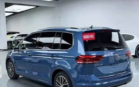 Volkswagen Touran III, 2018 год, 1 460 000 рублей, 6 фотография