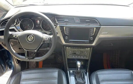 Volkswagen Touran III, 2018 год, 1 460 000 рублей, 9 фотография